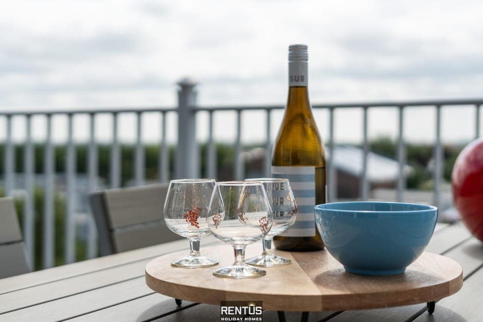 Balcony/Terrace, Drinks