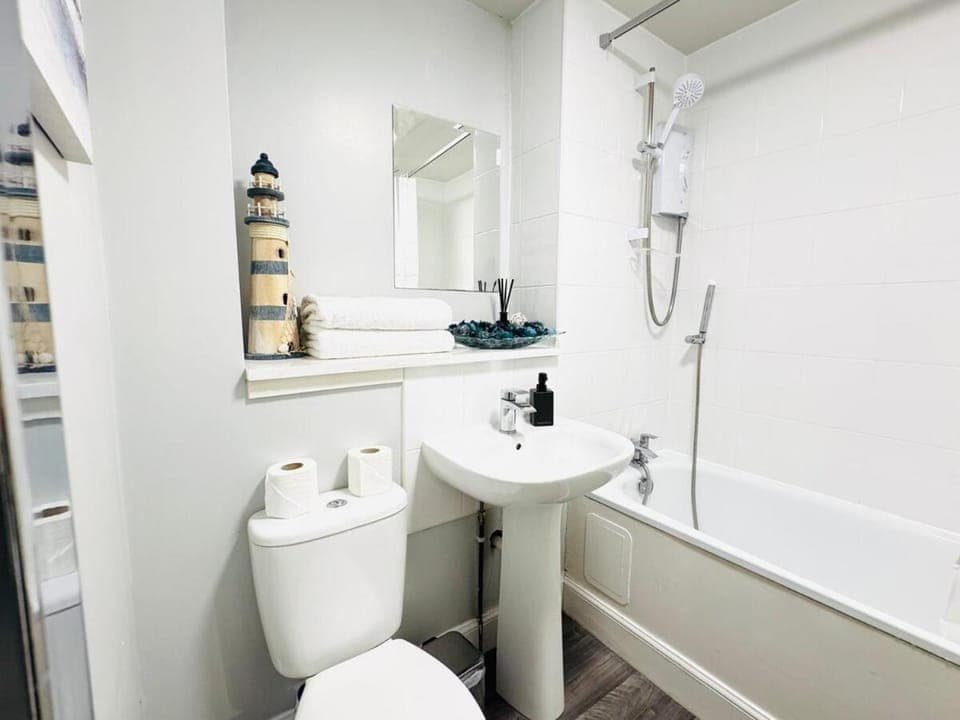 Toilet, Bathroom, Bath