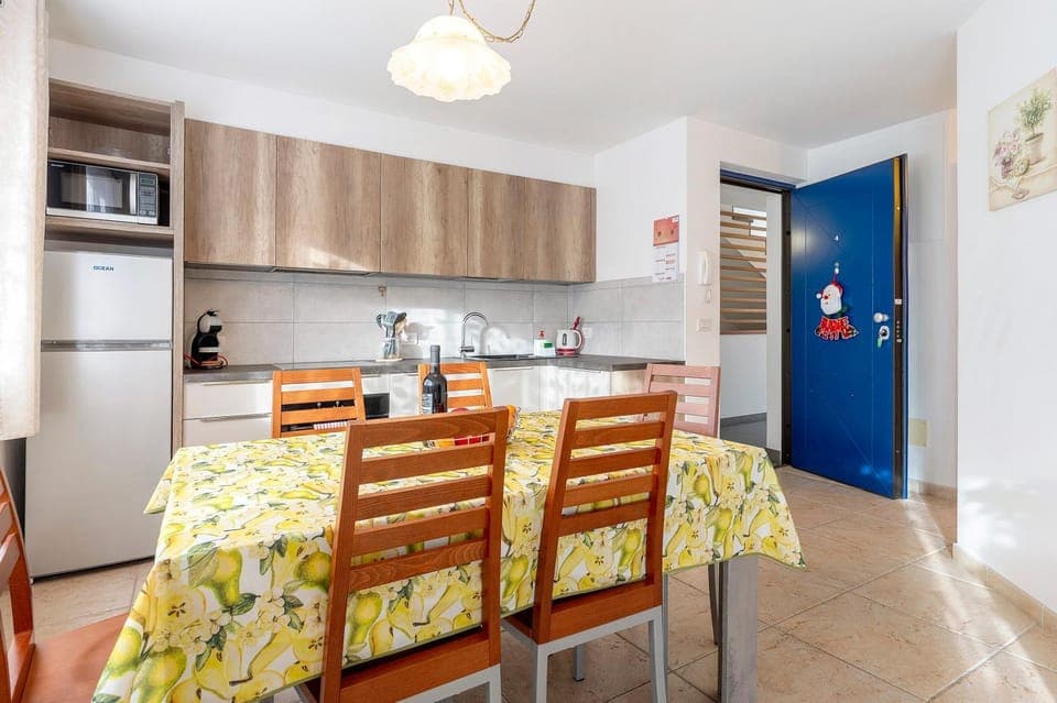 Property building, Kitchen or kitchenette, Living room