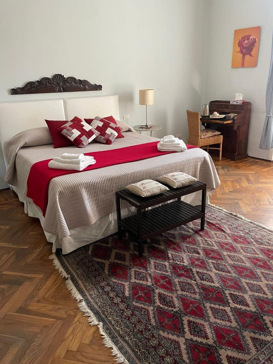 Bed, Photo of the whole room, Bedroom