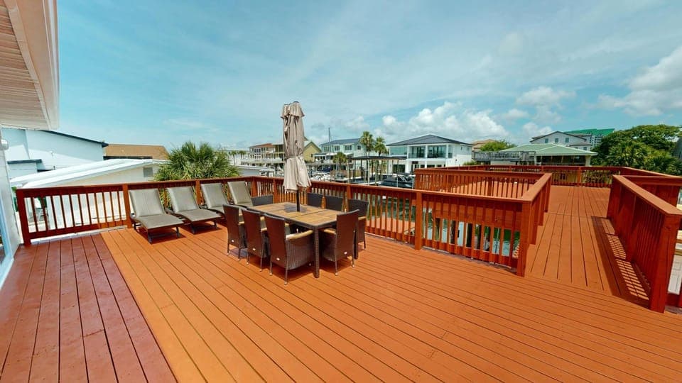 Canal Breeze Cottage House in Destin