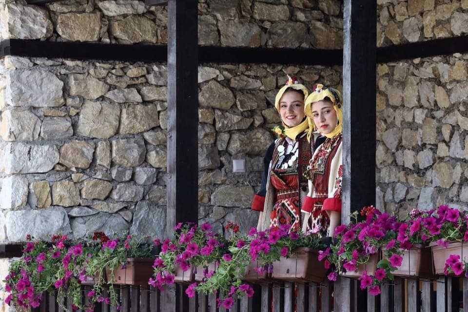 Nearby landmark, People, group of guests