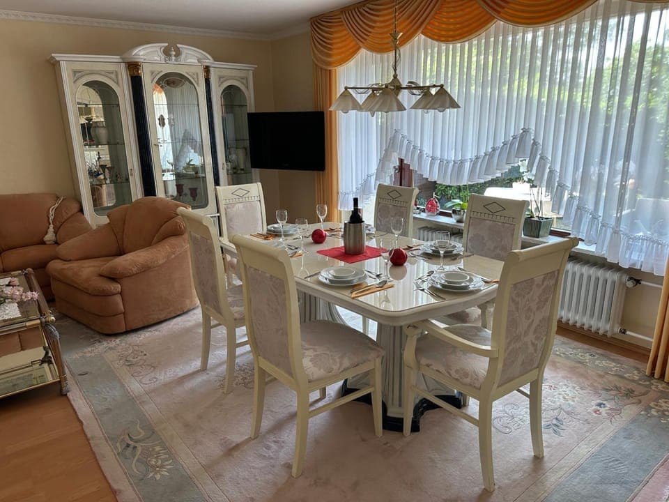 Living room, Dining area