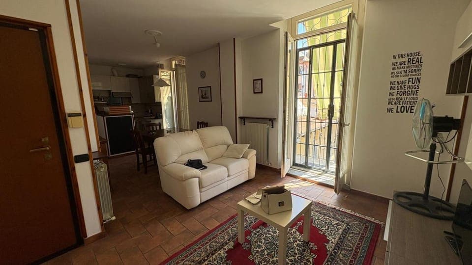 Communal lounge/ TV room, Kitchen or kitchenette, Living room