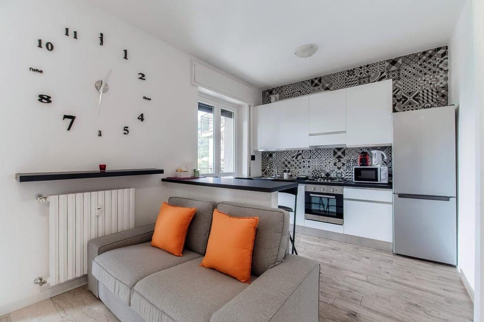 Seating area, kitchen