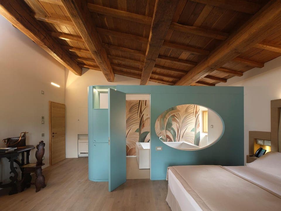 Bed, Hot Tub, Photo of the whole room, Bedroom, minibar