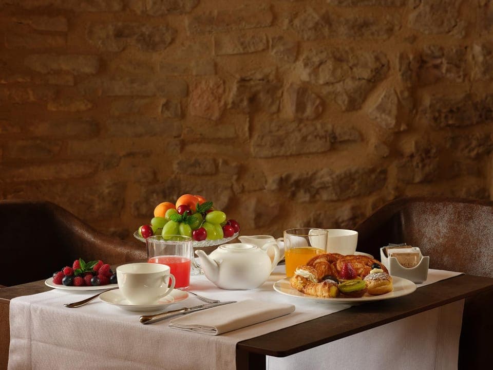 Food and drinks, Food, Breakfast, Drinks, air conditioner