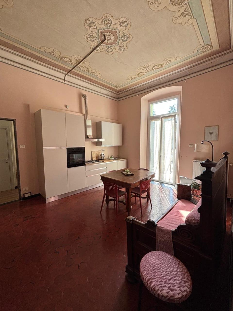 Kitchen or kitchenette, Living room, Dining area, oven