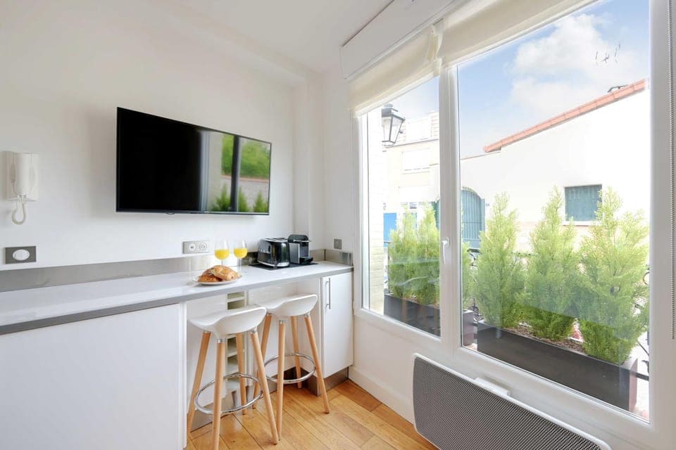 TV and multimedia, Dining area