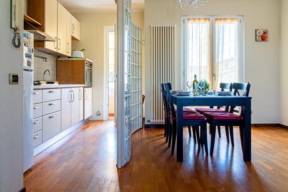 Property building, Kitchen or kitchenette, Living room