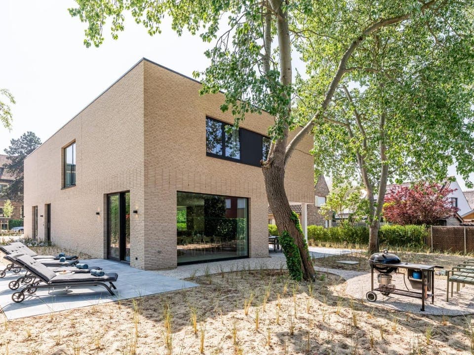 Property building, Summer