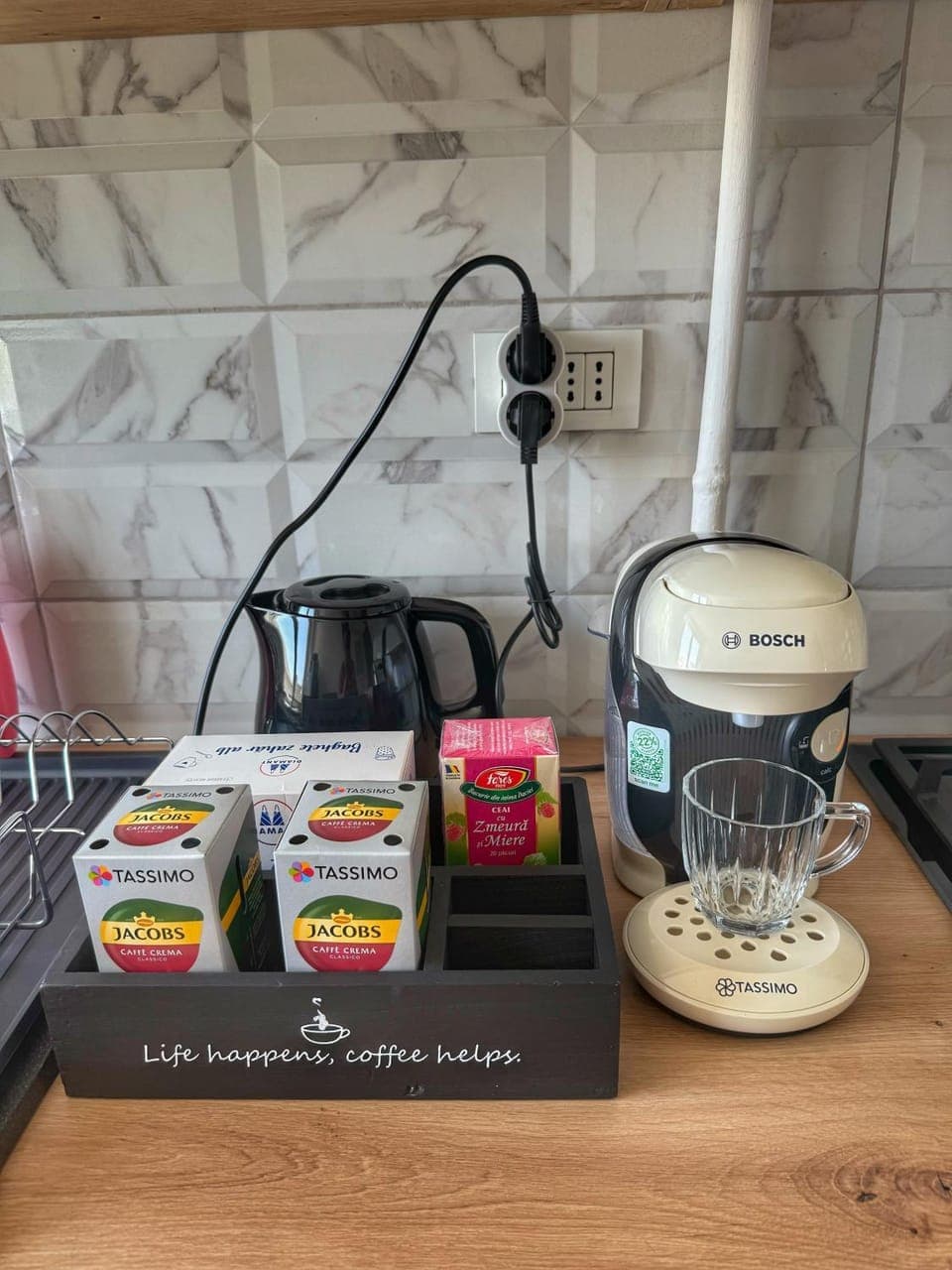 Coffee/tea facilities, Kitchen or kitchenette