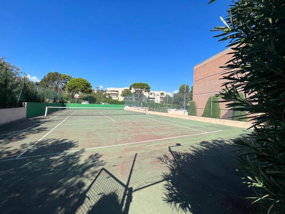 Tennis court