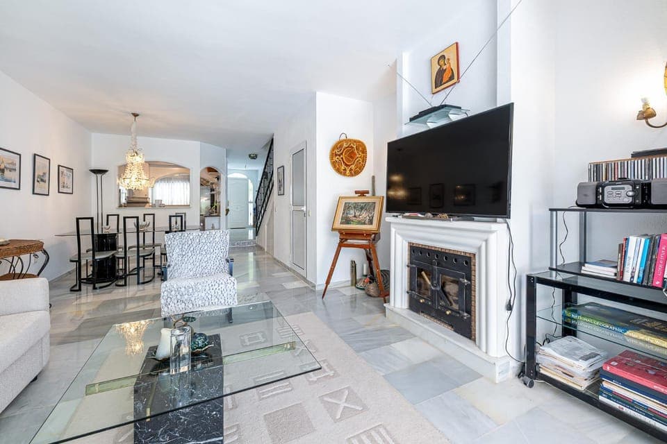 Communal lounge/ TV room, Living room