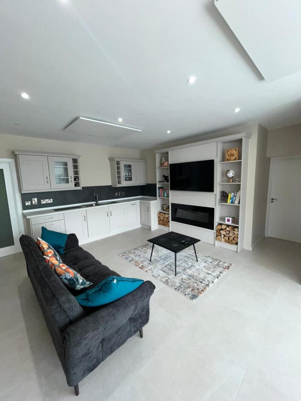 Communal lounge/ TV room