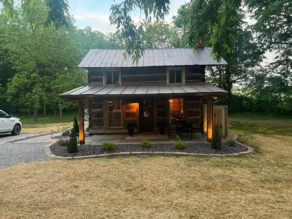 Property building, Natural landscape, Parking