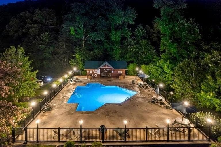 Swimming pool