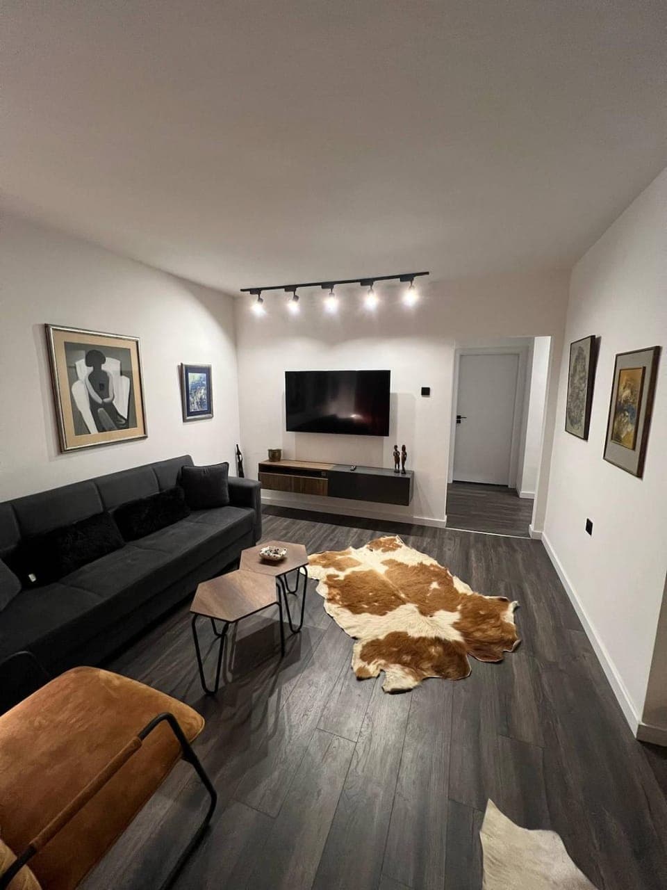 TV and multimedia, Living room, Seating area