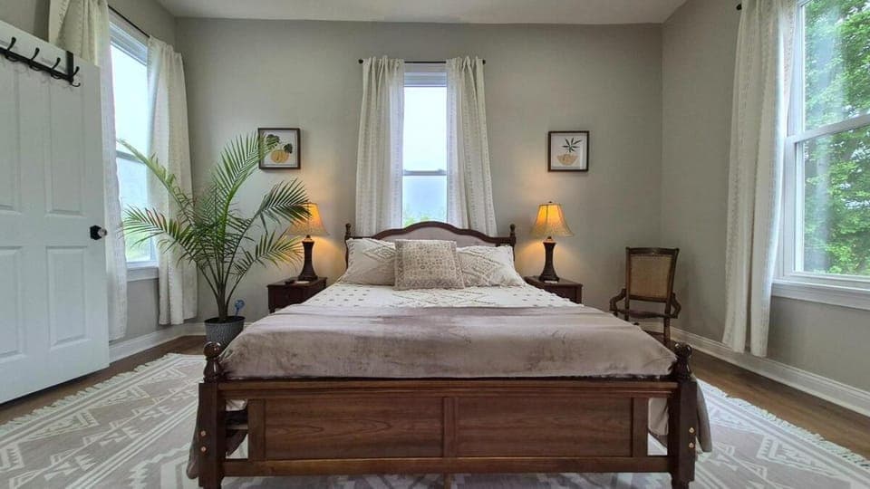 Bed, Photo of the whole room, Bedroom