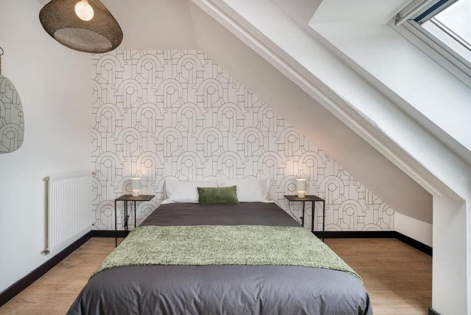 Bed, Photo of the whole room, Bedroom