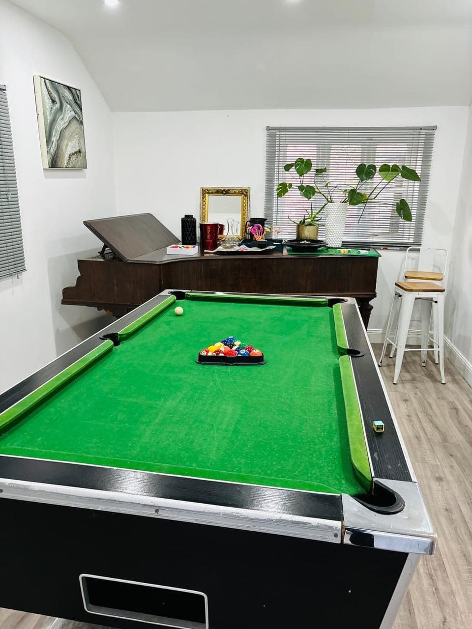 Billiard, Game Room
