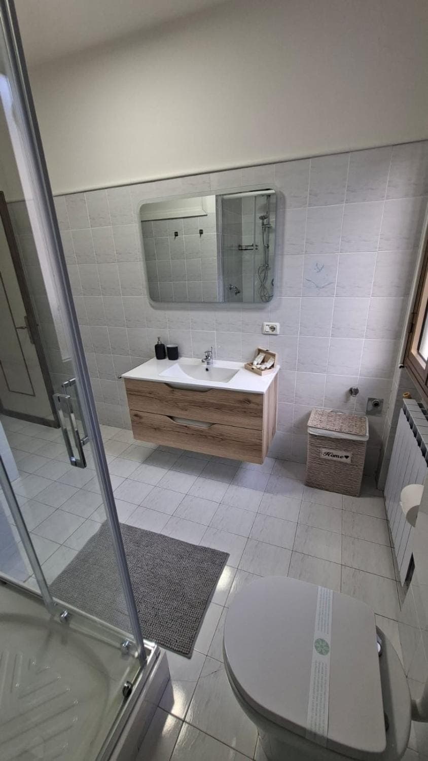 Shower, Bathroom, towels