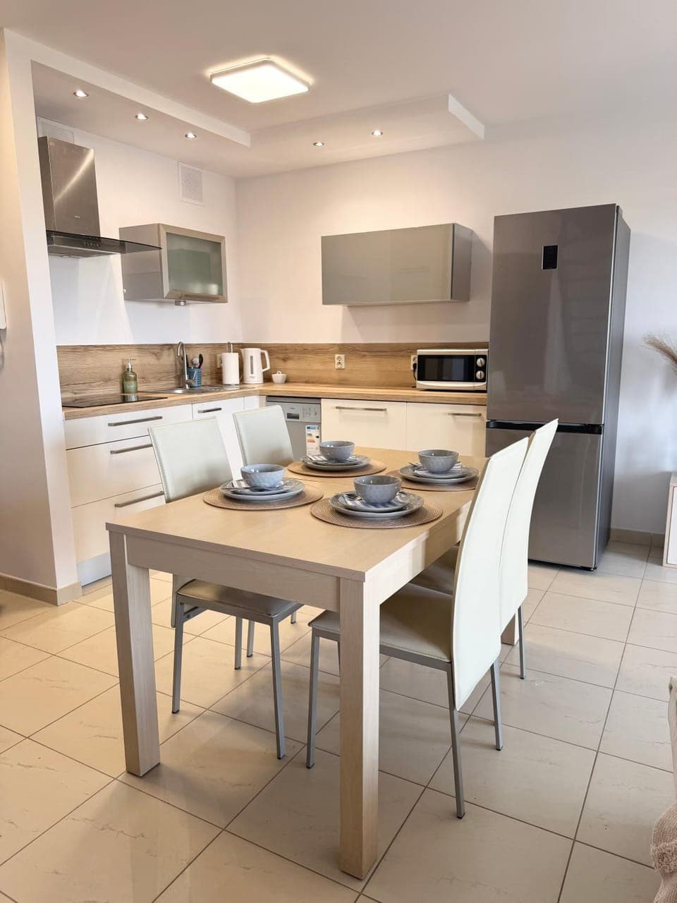 Kitchen or kitchenette, Dining area, dishwasher, stove