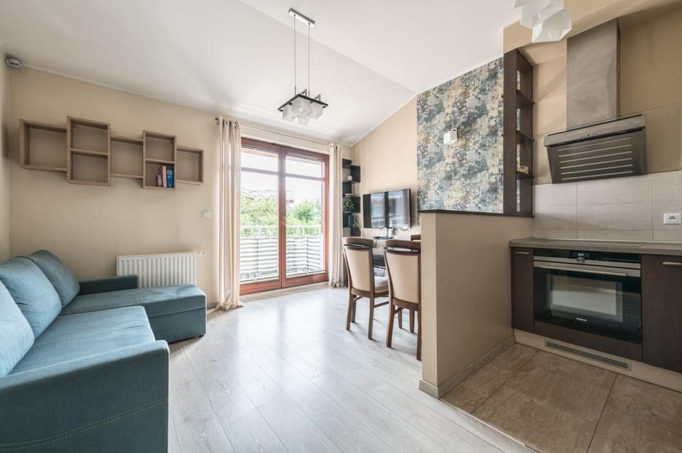 TV and multimedia, Kitchen or kitchenette, Living room, Seating area, Dining area