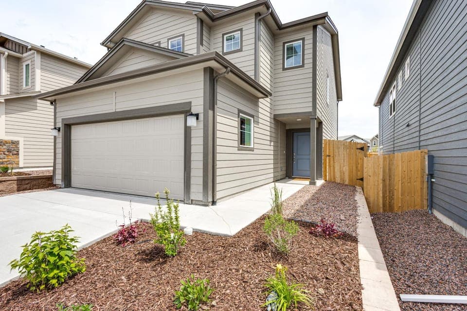 4 Mi to Hospitals Colorado Springs Retreat! House in Black Forest