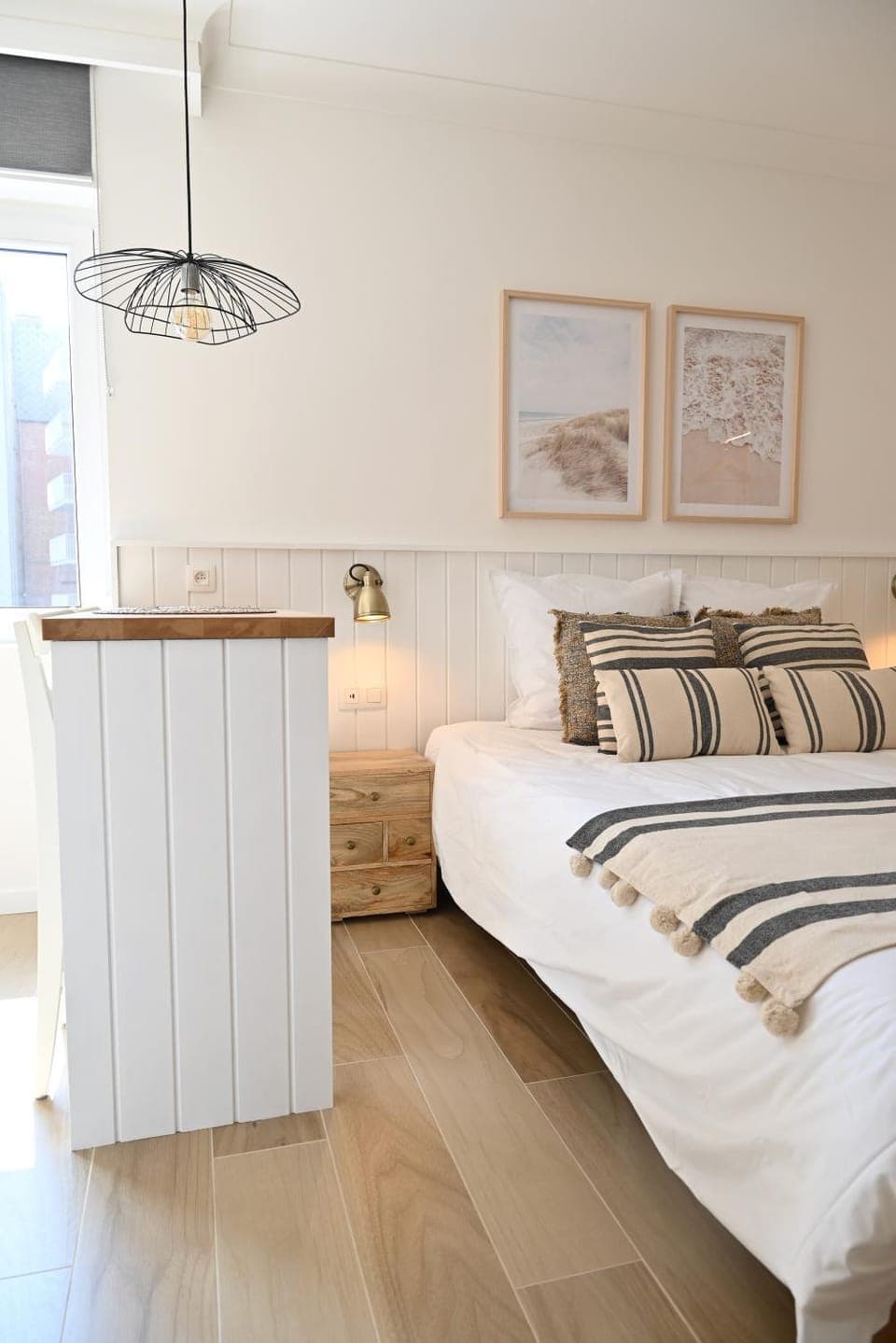 Bed, Photo of the whole room, Dining area, Bedroom