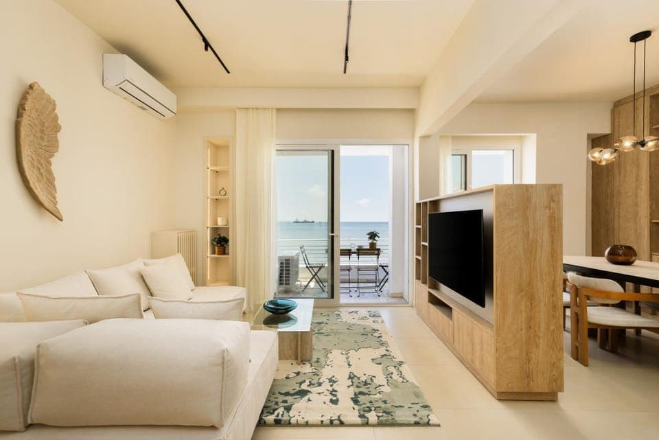 TV and multimedia, Living room, Photo of the whole room, Seating area, air conditioner