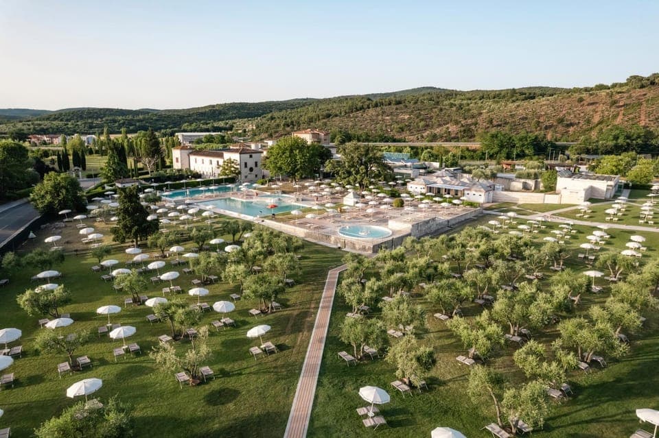 Natural landscape, Bird's eye view, Pool view, Swimming pool