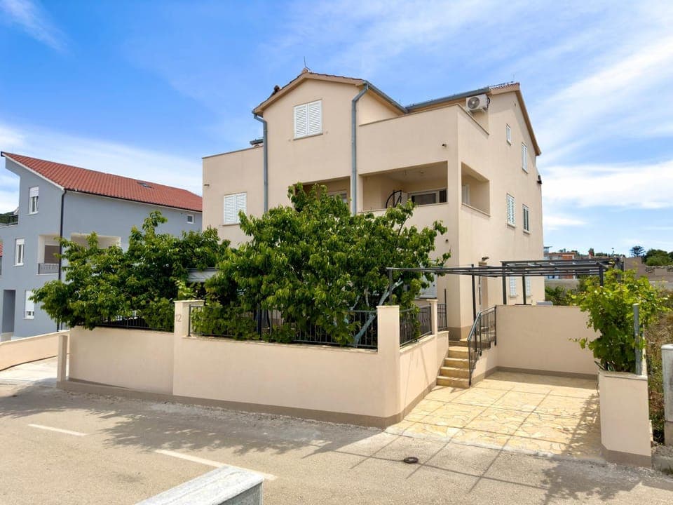 Property building, Day