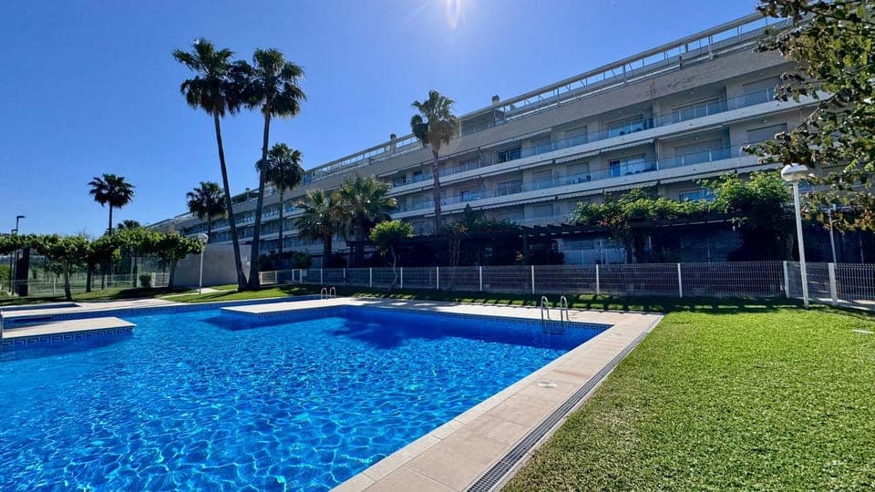 Property building, Garden, Swimming pool