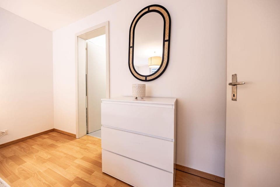 Property building, Facade/entrance, Decorative detail, furniture, wardrobe