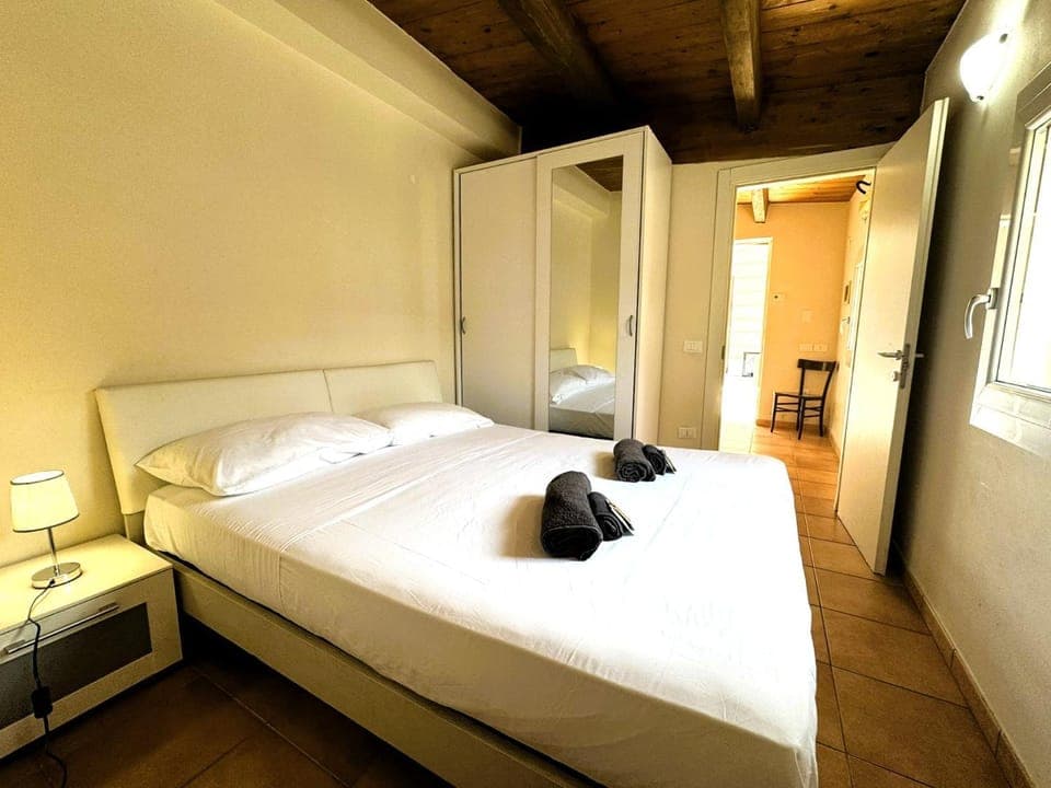 Bed, Photo of the whole room, Bedroom, wardrobe