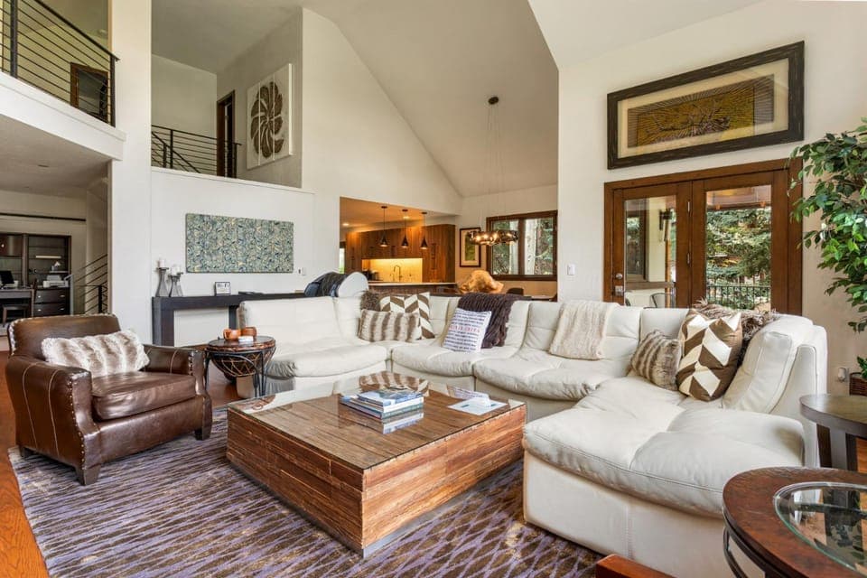 Pool, Private Hot Tub, Game Room, Luxury Home House in Edwards