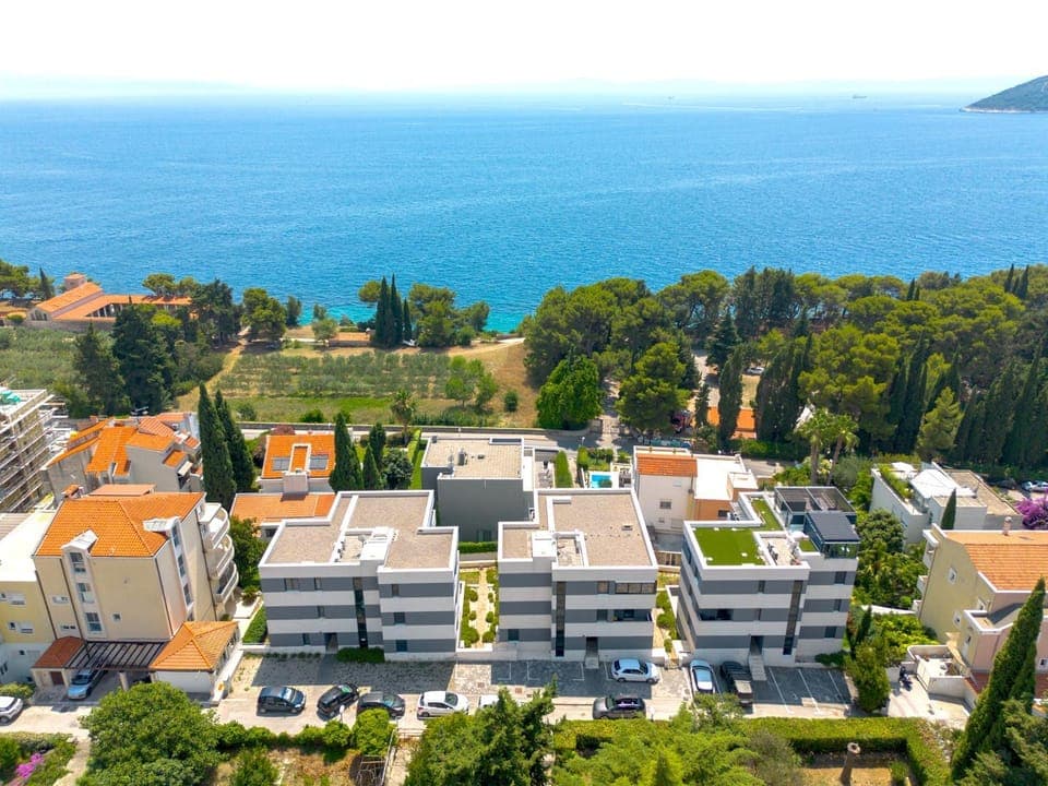Property building, Neighbourhood, Beach, Beach, Sea view