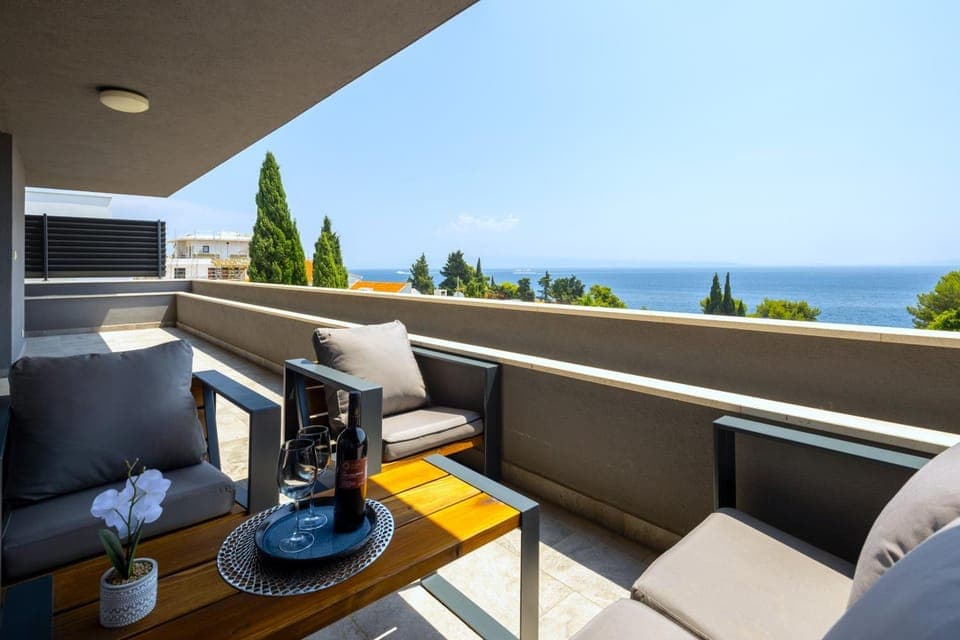 Communal lounge/ TV room, Day, View (from property/room), Balcony/Terrace, Balcony/Terrace, Living room, Seating area, Sea view