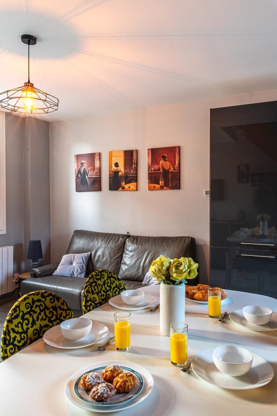 Living room, Dining area