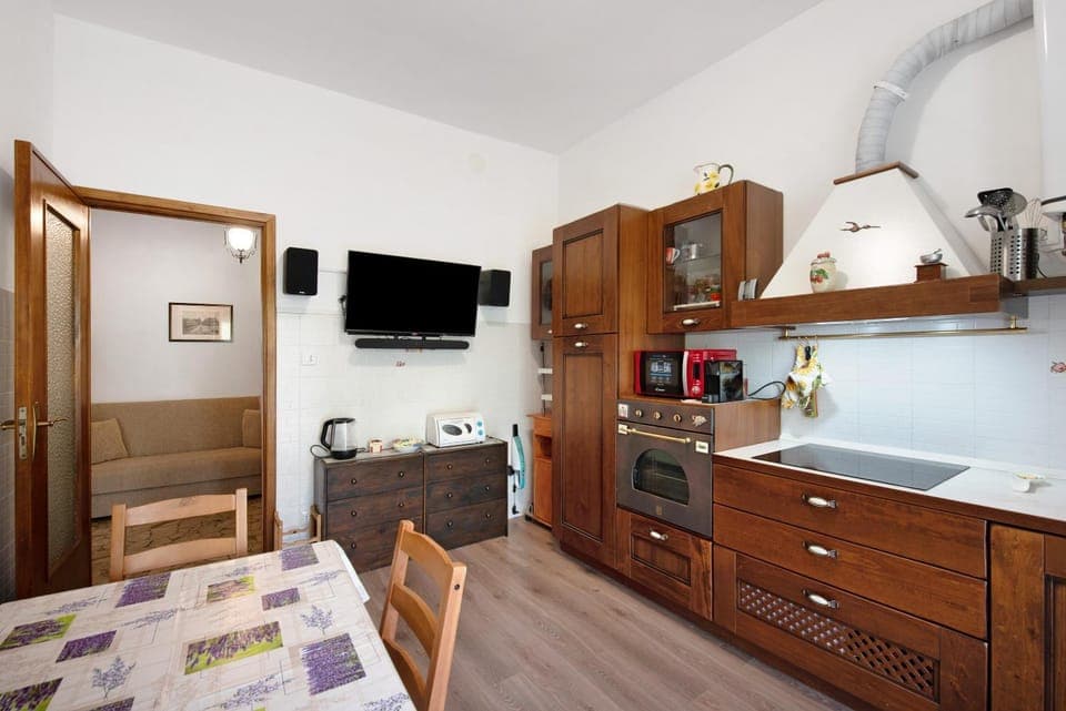 Property building, Kitchen or kitchenette, Living room