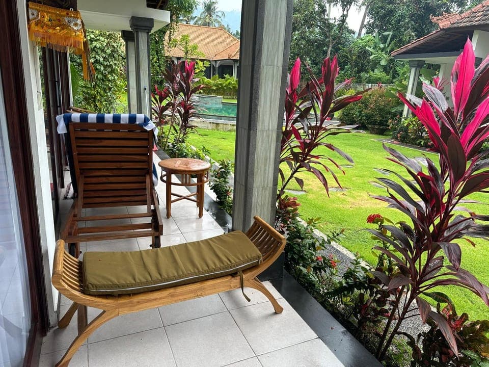 Property building, Garden, View (from property/room), Balcony/Terrace, Seating area, Garden view, Pool view, Swimming pool, sunbed