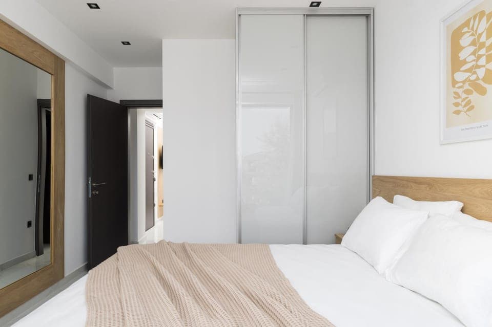 Bed, Photo of the whole room, Bedroom, wardrobe