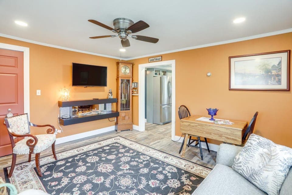 1 Block to Beach: Home w/ Hot Tub in Port Clinton! House in Port Clinton