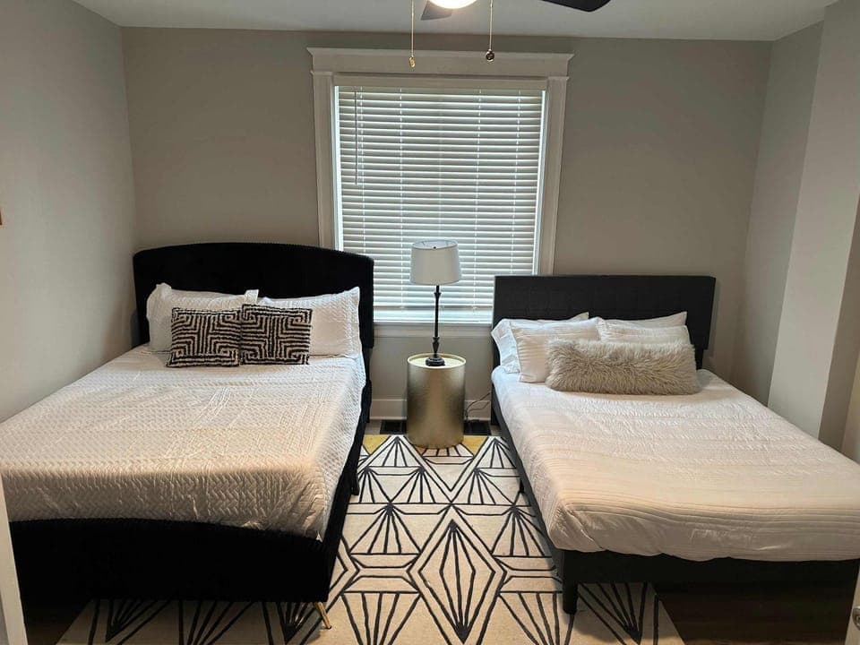 LUXE Spot Suites House in Covington