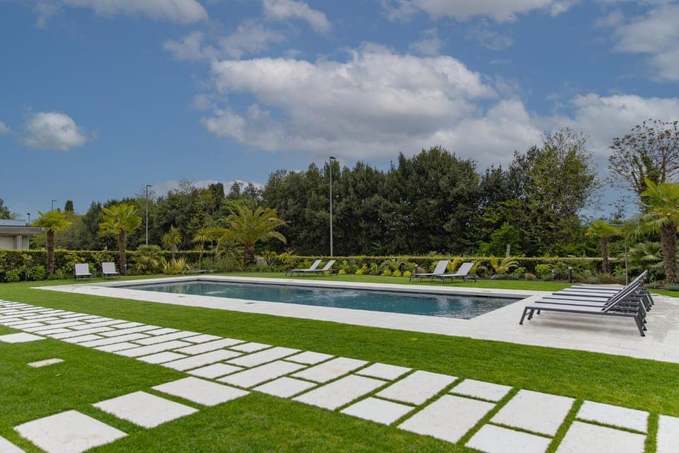 Natural landscape, Garden, Garden, Garden view, Swimming pool, Swimming pool, sunbed