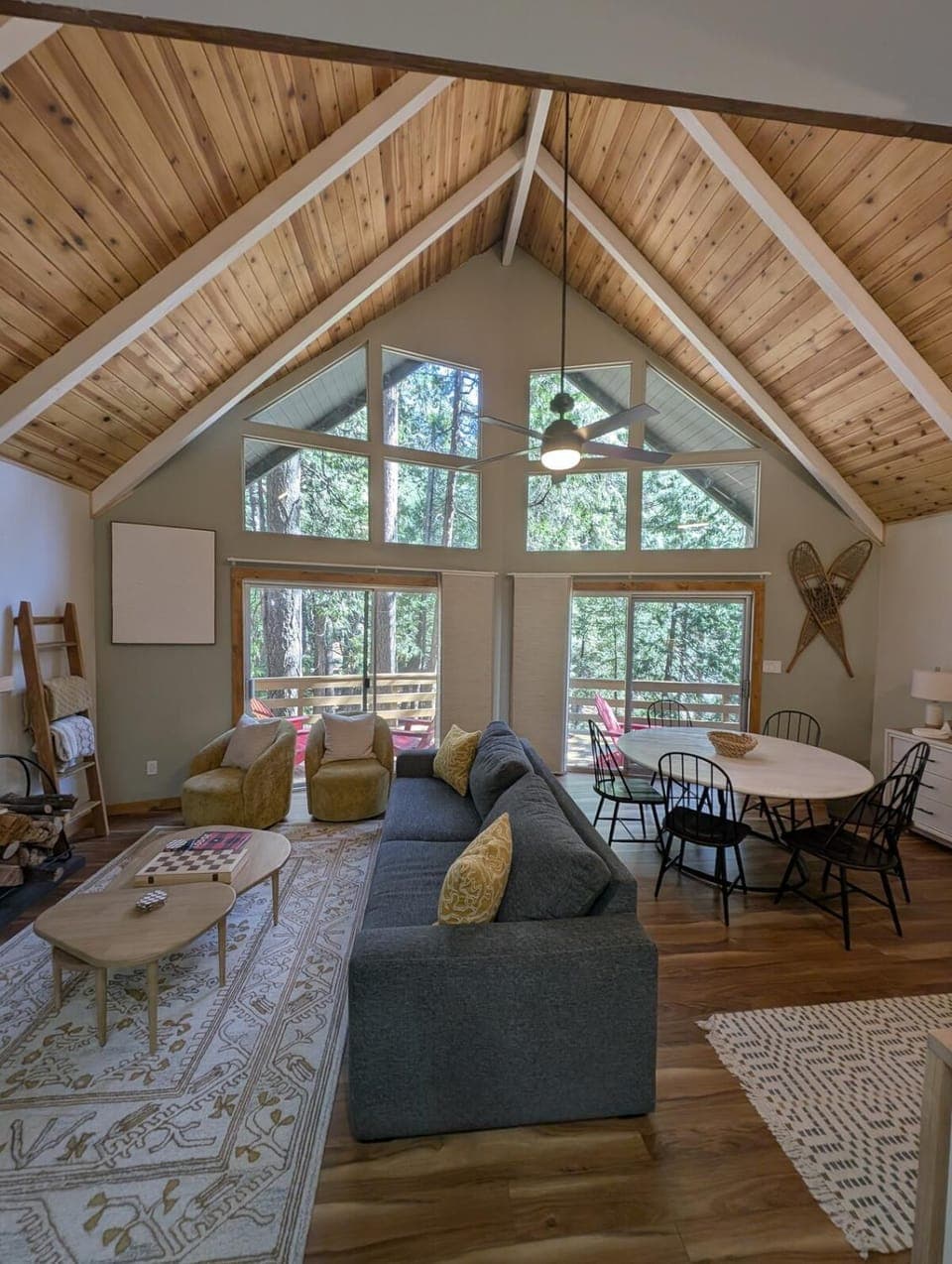 Living room, Seating area, Dining area