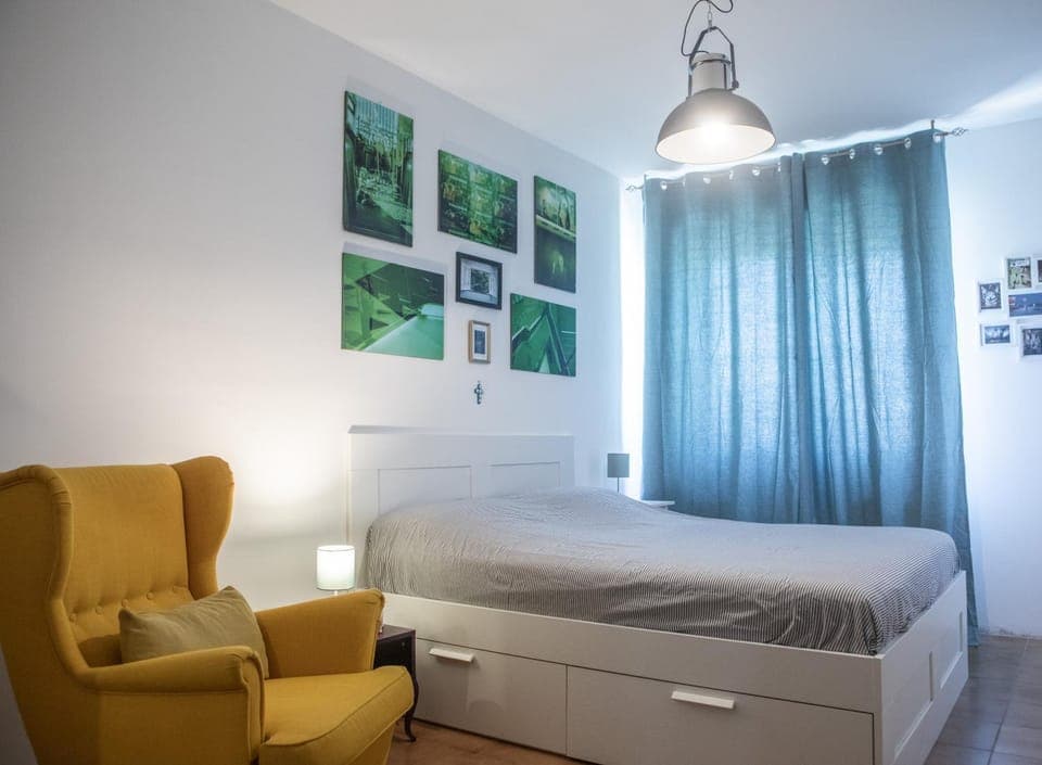 Bed, Photo of the whole room, Bedroom