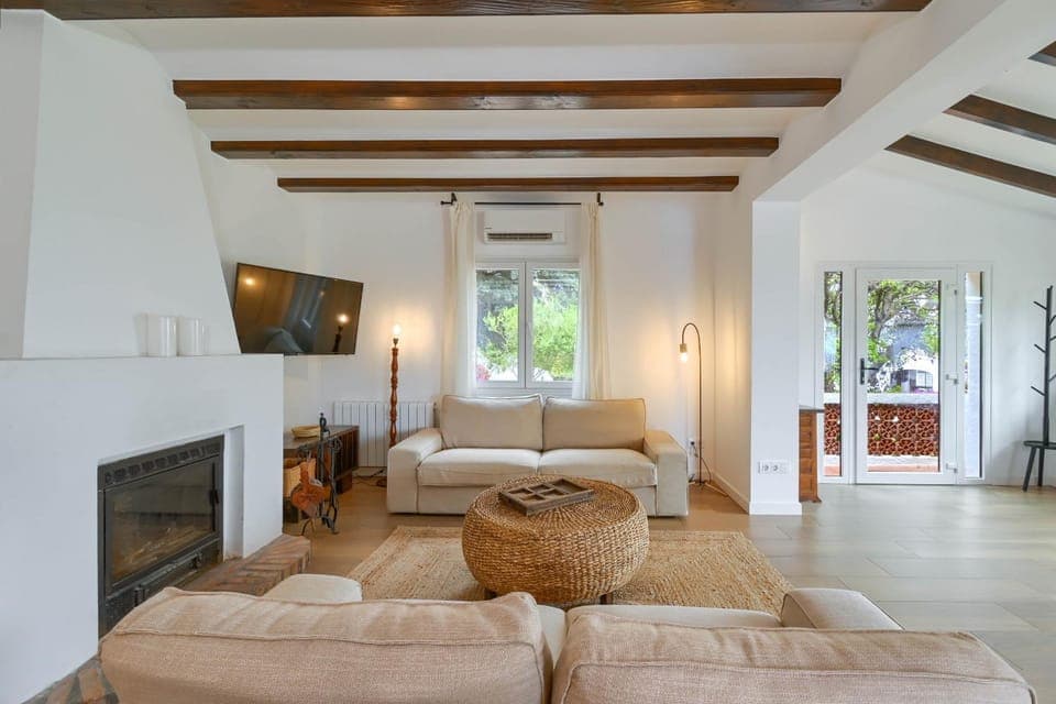 Communal lounge/ TV room, Living room