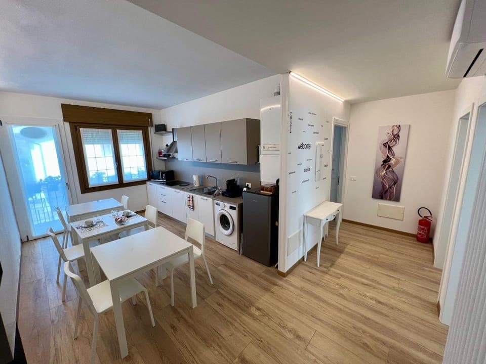 Kitchen or kitchenette, Dining area, Internal: Not applicable to any particular room